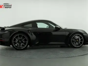 PORSCHE 992 Turbo S Coupé Bi-Color Schwarz-Bordeauxrot