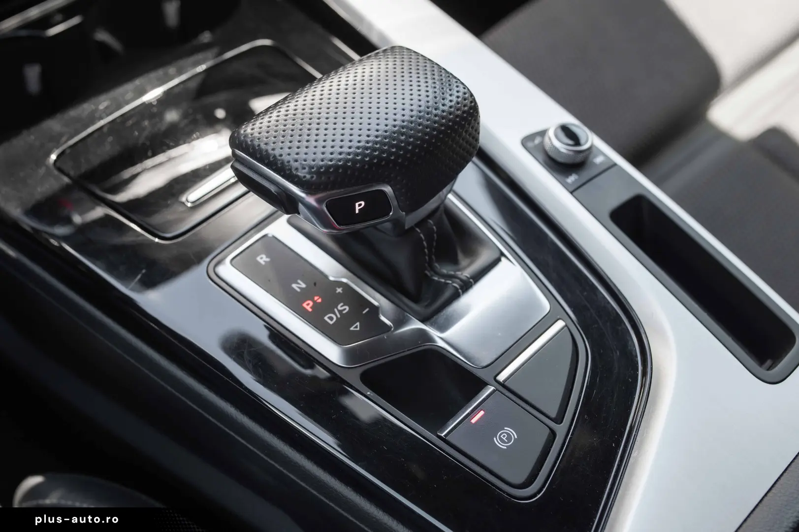 Audi A4 40 TDI quattro S tronic S line