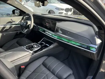 BMW 750 e xDrive M Sport