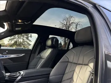 BMW 750 e xDrive M Sport