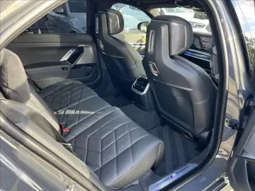 BMW 750 e xDrive M Sport