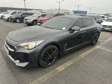 KIA STINGER 2018  84.000KM Garantie 36 de luni sau 60.000km