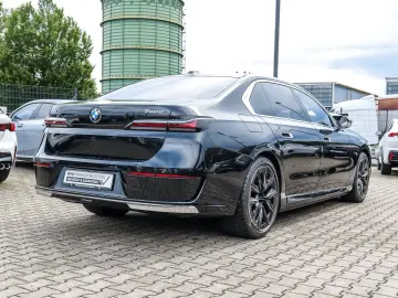 BMW 750e xDrive