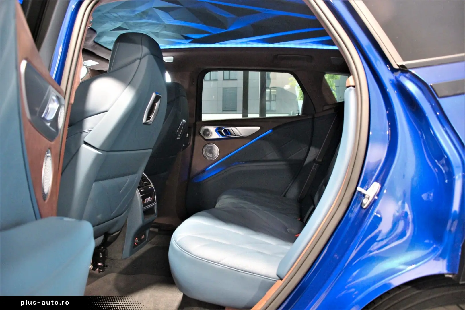 BMW XM Individual DeepLagoon B&WSound Massage 360