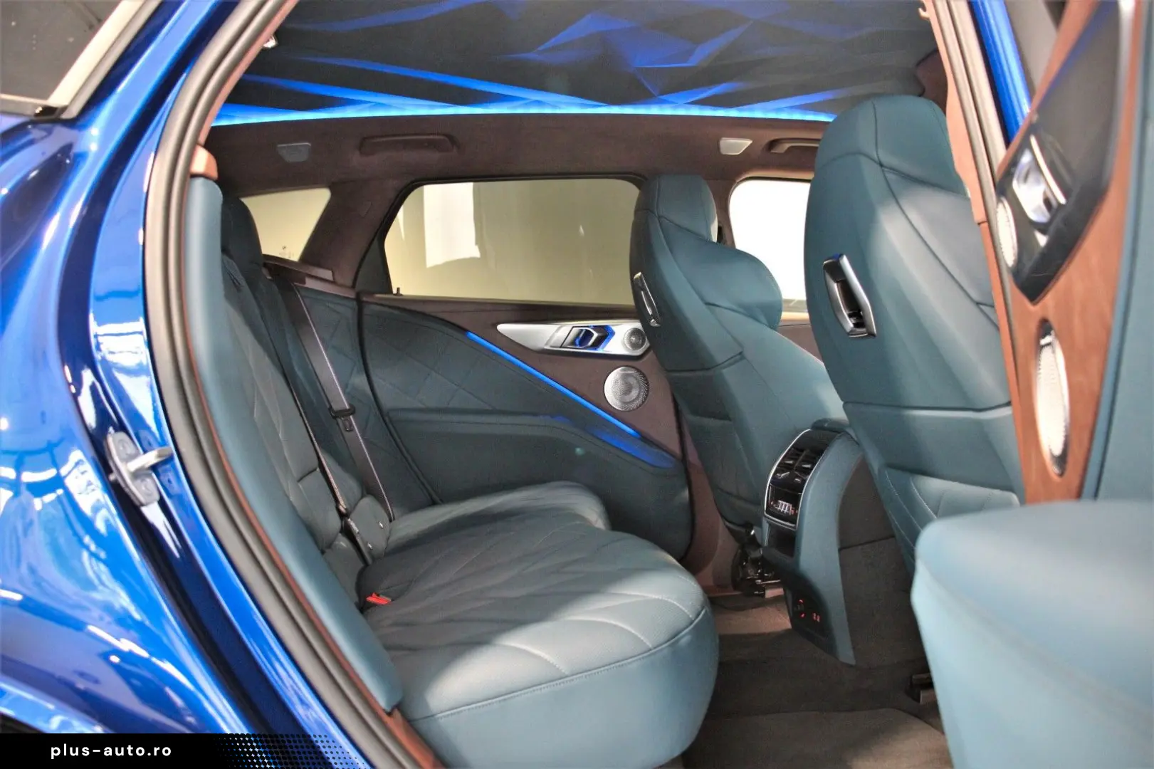 BMW XM Individual DeepLagoon B&WSound Massage 360