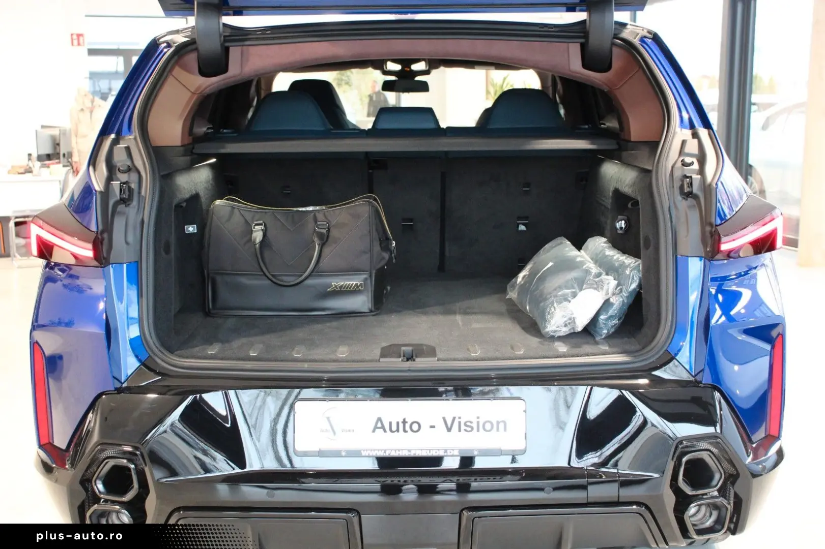 BMW XM Individual DeepLagoon B&WSound Massage 360