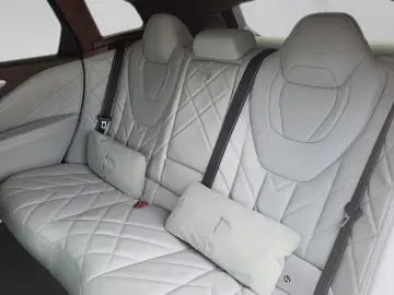 BMW XM Massage Sitzbelüft ACC 360  HeadUp SoftClose