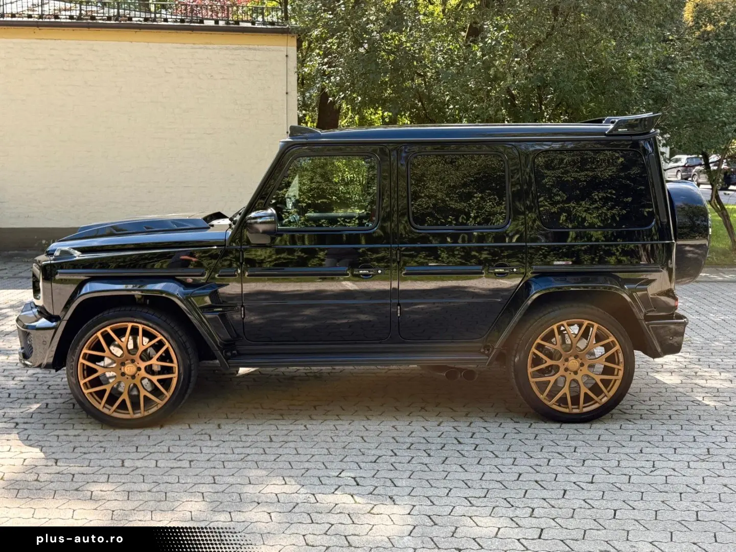 MERCEDES-BENZ G 700 BRABUS WIDESTAR GOLD EDITION