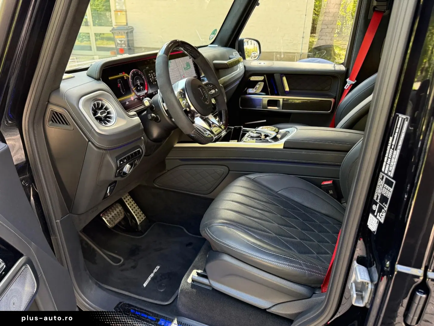 MERCEDES-BENZ G 700 BRABUS WIDESTAR GOLD EDITION