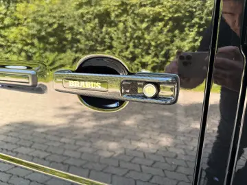 MERCEDES-BENZ G 700 BRABUS WIDESTAR GOLD EDITION