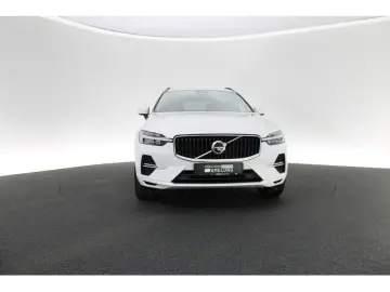 VOLVO XC60 B4 D AWD Momentum Pro
