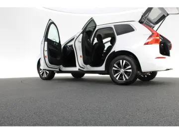 VOLVO XC60 B4 D AWD Momentum Pro