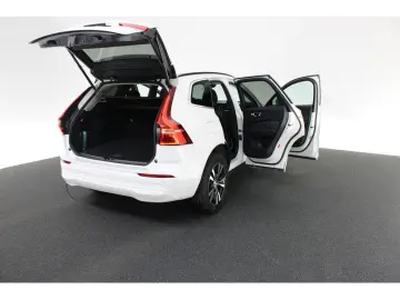 VOLVO XC60 B4 D AWD Momentum Pro