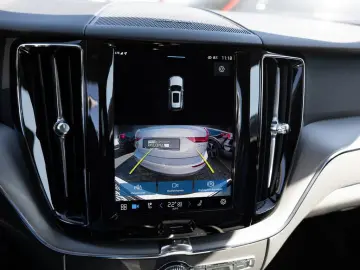 VOLVO XC60 B4 D AWD Momentum Pro