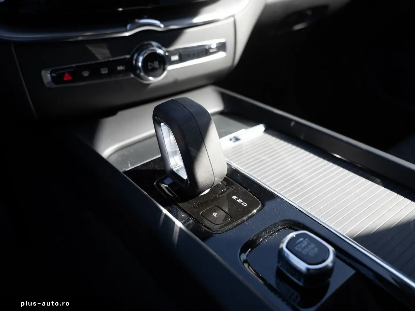 VOLVO XC60 B4 D AWD Momentum Pro