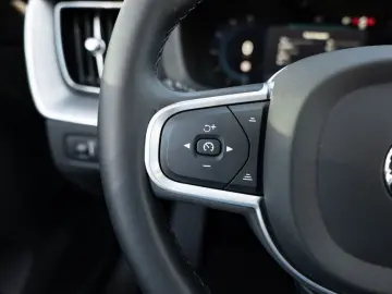 VOLVO XC60 B4 D AWD Momentum Pro