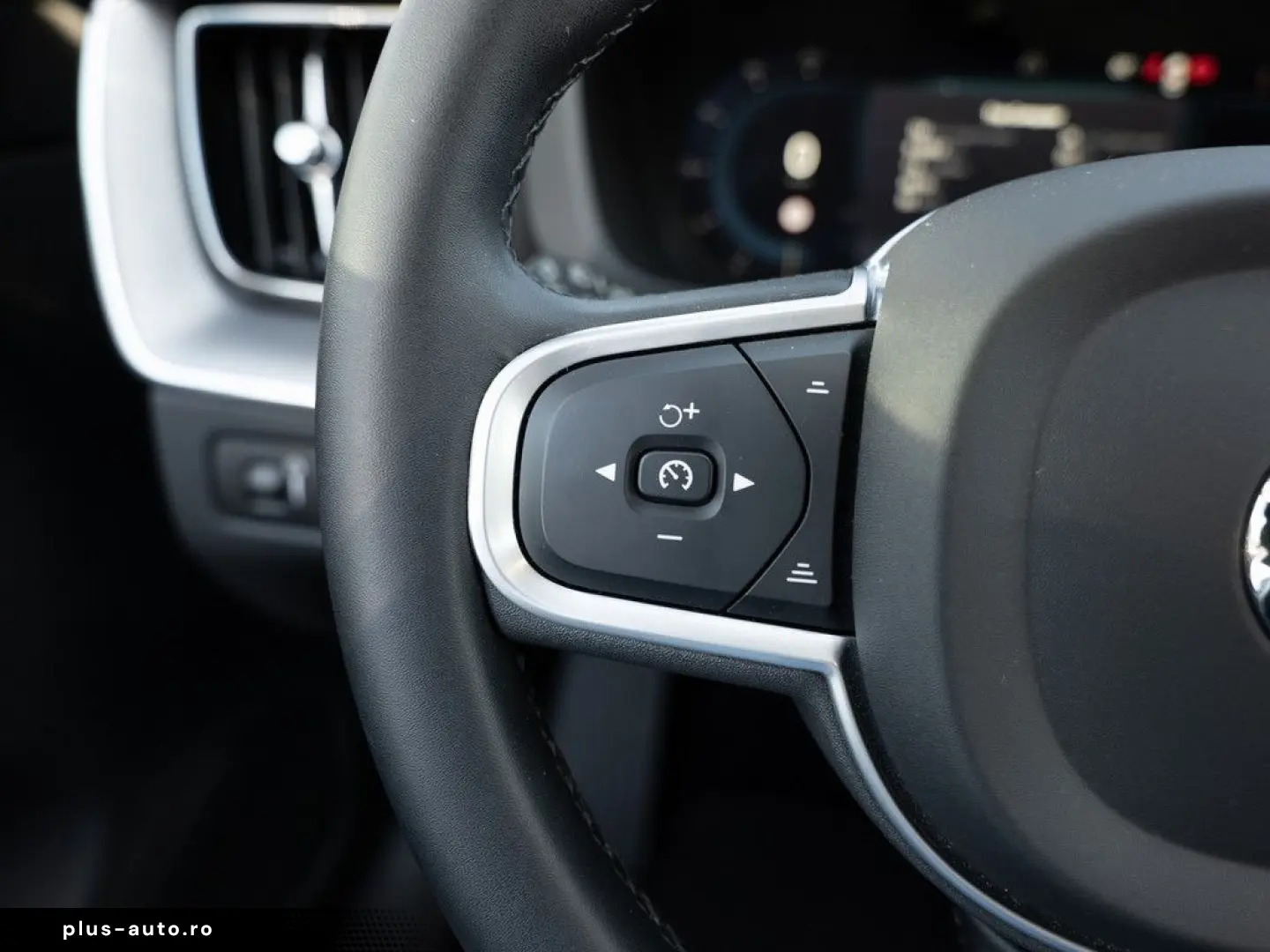 VOLVO XC60 B4 D AWD Momentum Pro