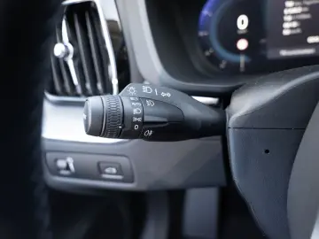 VOLVO XC60 B4 D AWD Momentum Pro