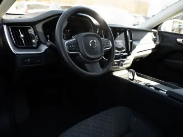 VOLVO XC60 B4 D AWD Momentum Pro