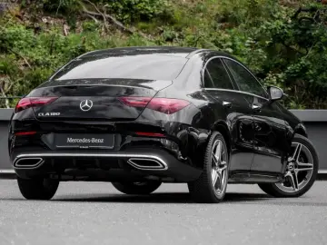 MERCEDES-BENZ CLA 180 Cp AMG-Sport Pano MBeam Distr 360 Keyl