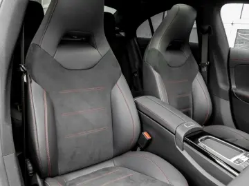 MERCEDES-BENZ CLA 180 Cp AMG-Sport Pano MBeam Distr 360 Keyl