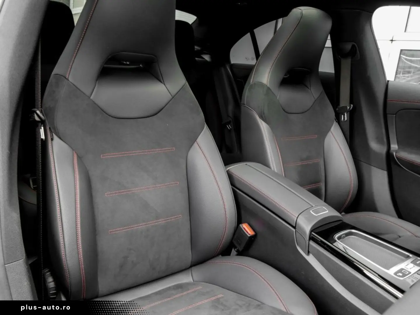MERCEDES-BENZ CLA 180 Cp AMG-Sport Pano MBeam Distr 360 Keyl