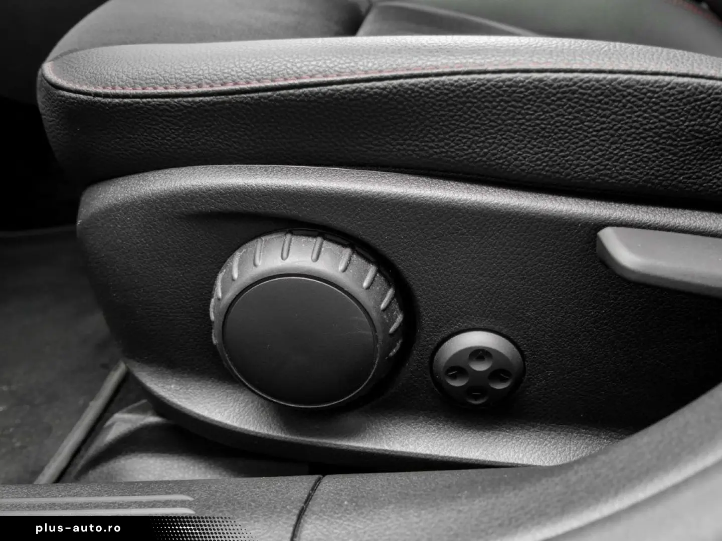 MERCEDES-BENZ CLA 180 Cp AMG-Sport Pano MBeam Distr 360 Keyl