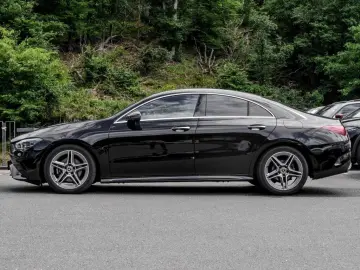 MERCEDES-BENZ CLA 180 Cp AMG-Sport Pano MBeam Distr 360 Keyl