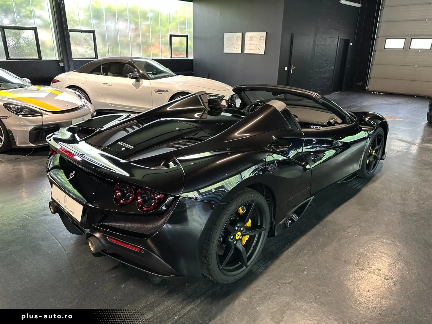 FERRARI F8 Spider Lift Passenger Display HiFi Carbon