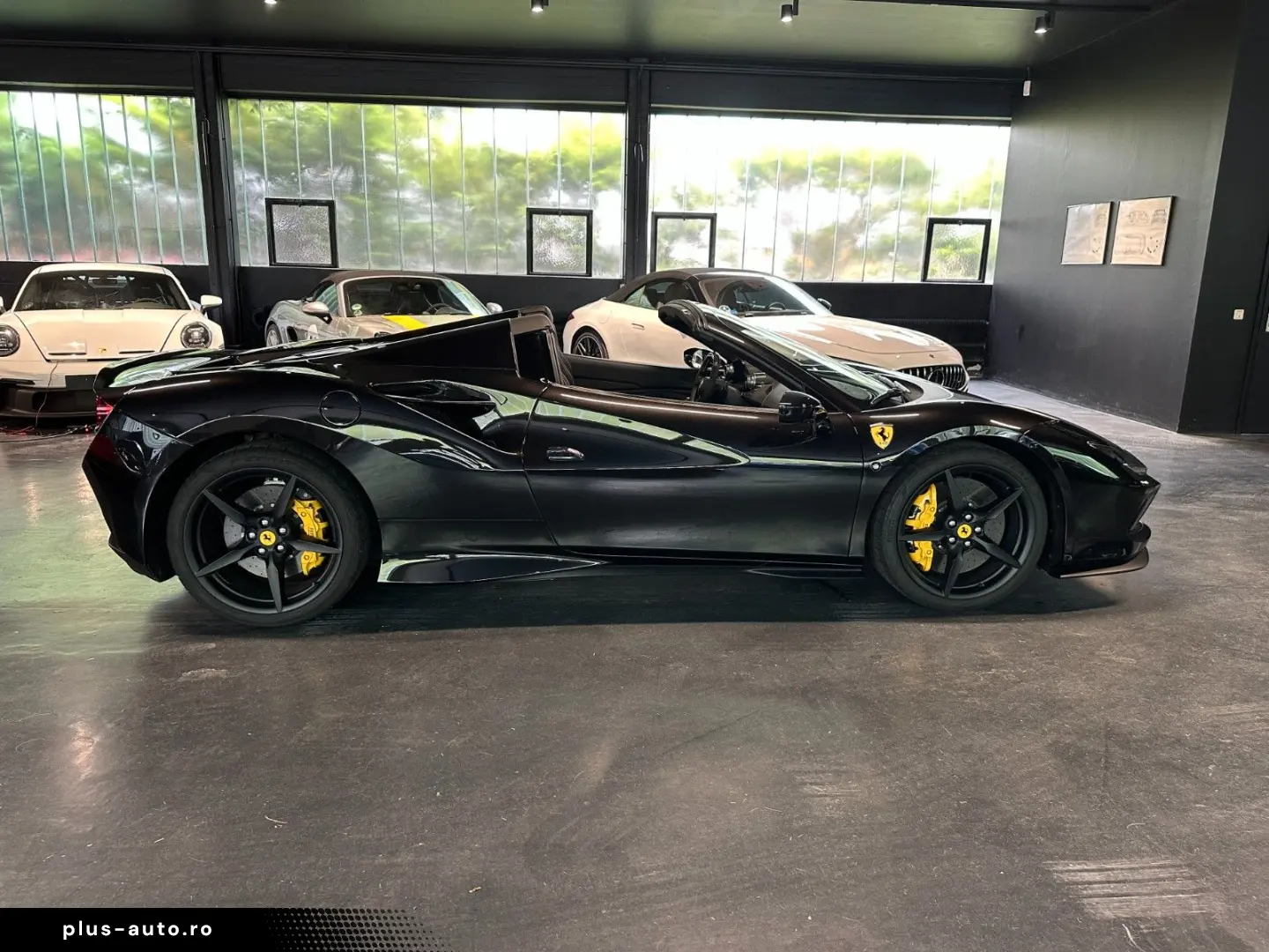 FERRARI F8 Spider Lift Passenger Display HiFi Carbon