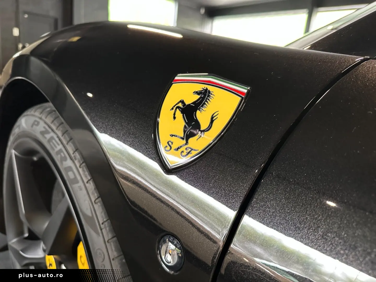 FERRARI F8 Spider Lift Passenger Display HiFi Carbon