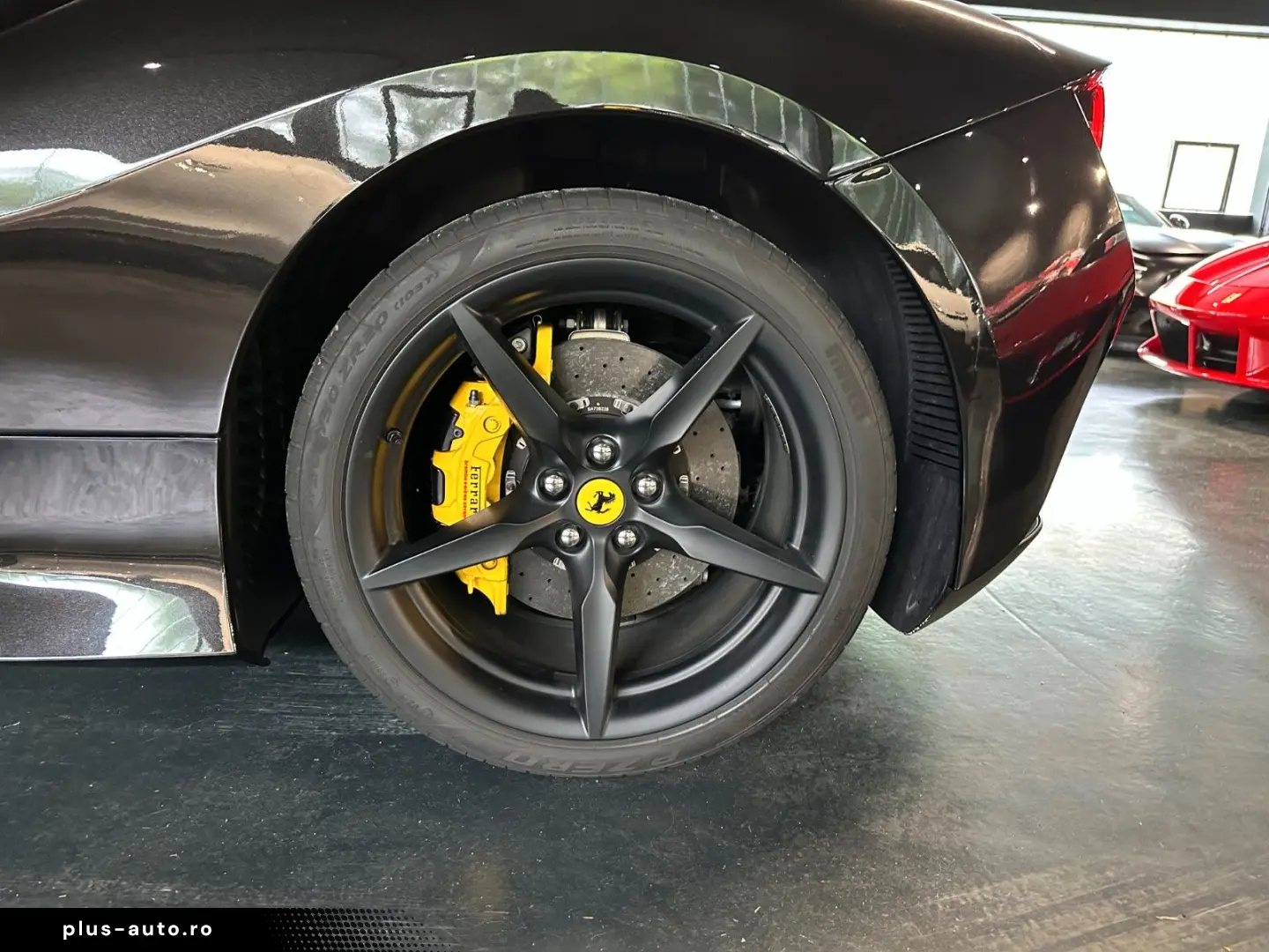 FERRARI F8 Spider Lift Passenger Display HiFi Carbon