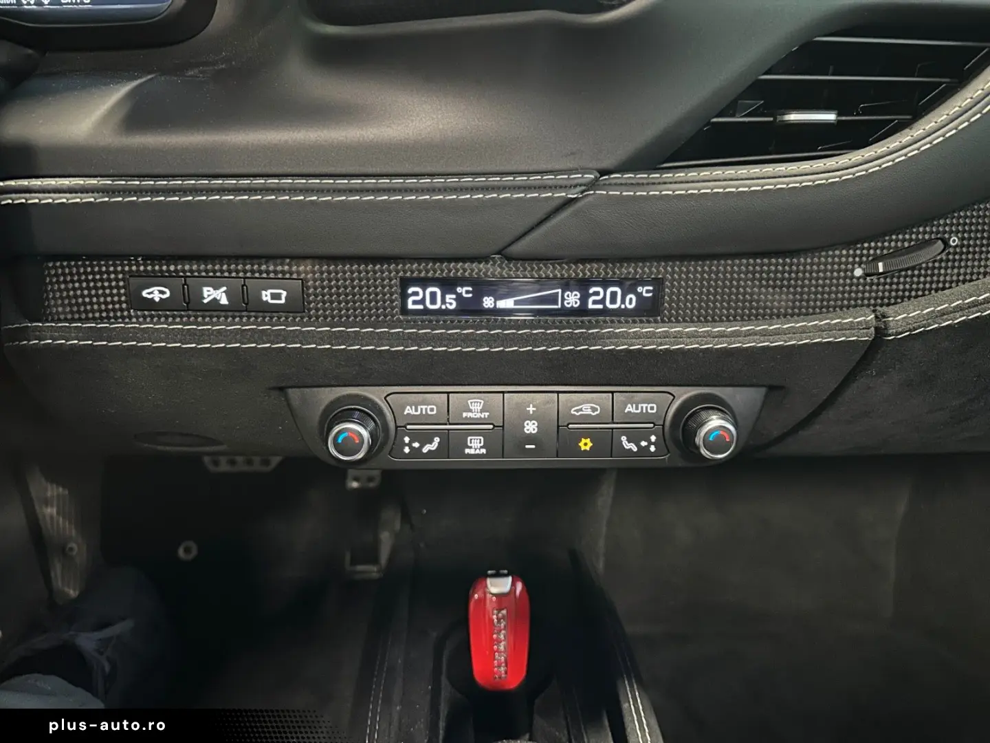 FERRARI F8 Spider Lift Passenger Display HiFi Carbon