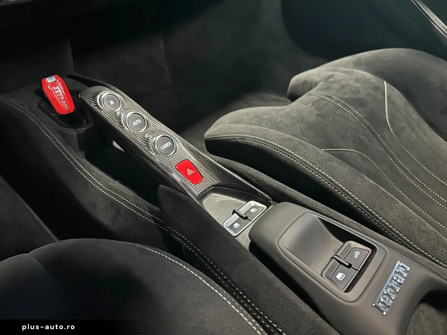 FERRARI F8 Spider Lift Passenger Display HiFi Carbon