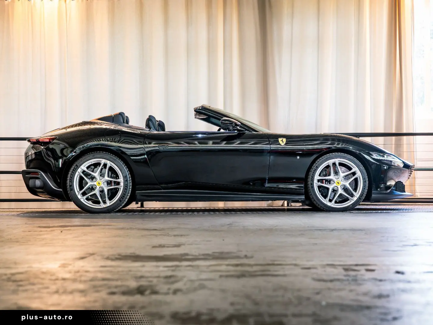 FERRARI Ferrari Roma Spider 360  CARBON BEIFAHRERDISPLAY