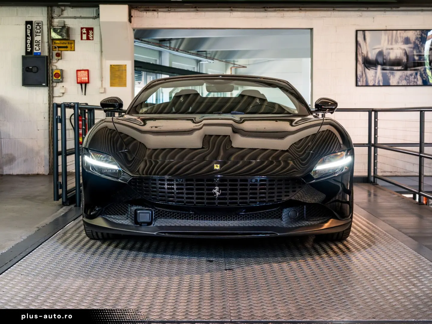 FERRARI Ferrari Roma Spider 360  CARBON BEIFAHRERDISPLAY