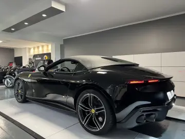 FERRARI ROMA SPIDER DISPLAY FORGED DIAMOND FELGEN