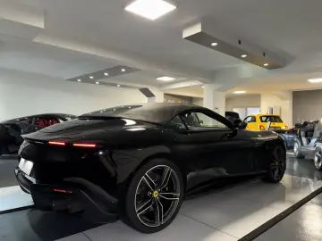 FERRARI ROMA SPIDER DISPLAY FORGED DIAMOND FELGEN