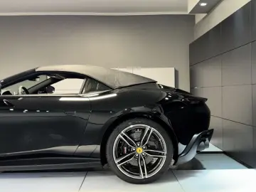 FERRARI ROMA SPIDER DISPLAY FORGED DIAMOND FELGEN