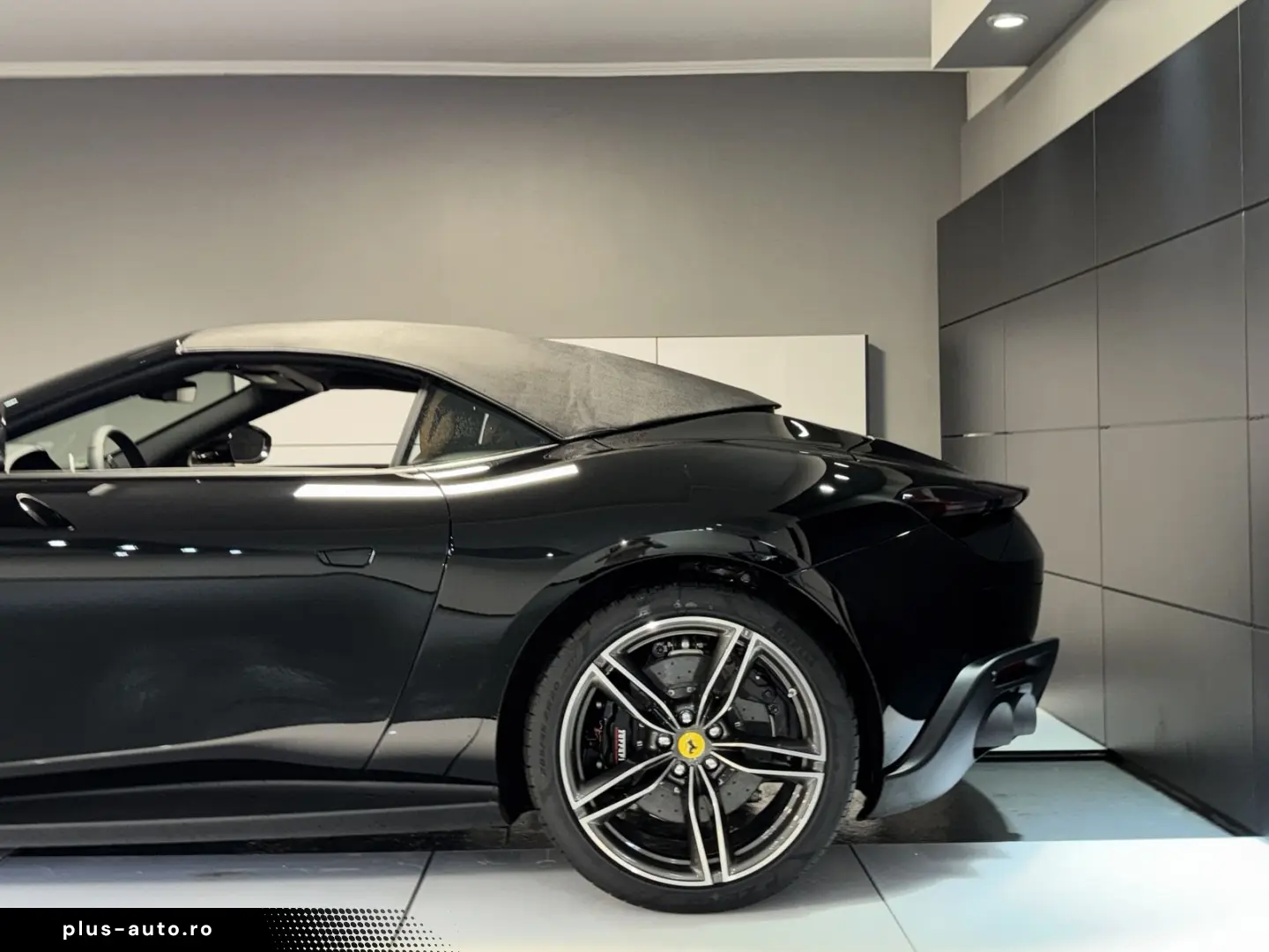 FERRARI ROMA SPIDER DISPLAY FORGED DIAMOND FELGEN