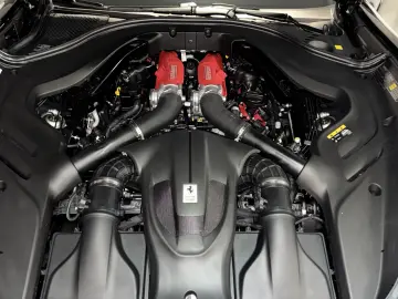 FERRARI ROMA SPIDER DISPLAY FORGED DIAMOND FELGEN