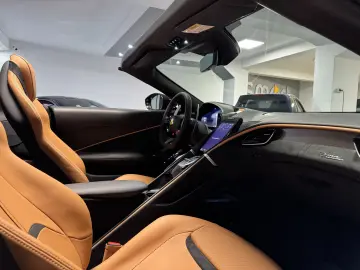 FERRARI ROMA SPIDER DISPLAY FORGED DIAMOND FELGEN