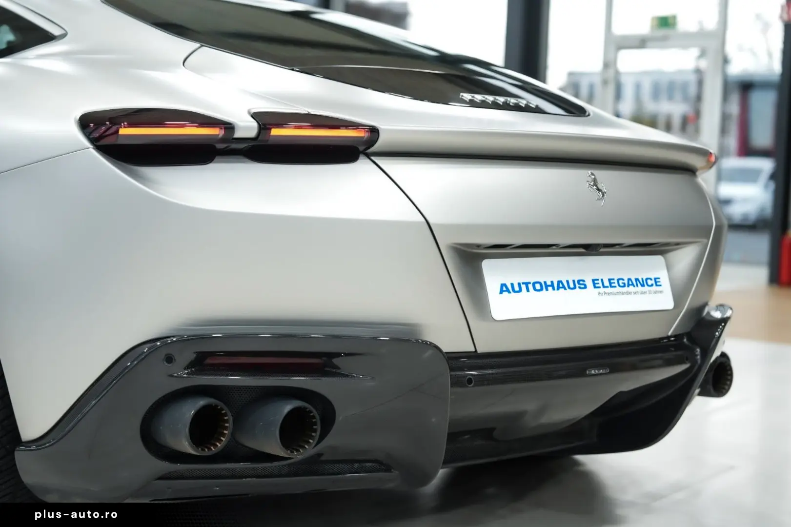 FERRARI Roma CARBON-EXTERIEUR MATRX-LED MATT DAYTONA 1HD