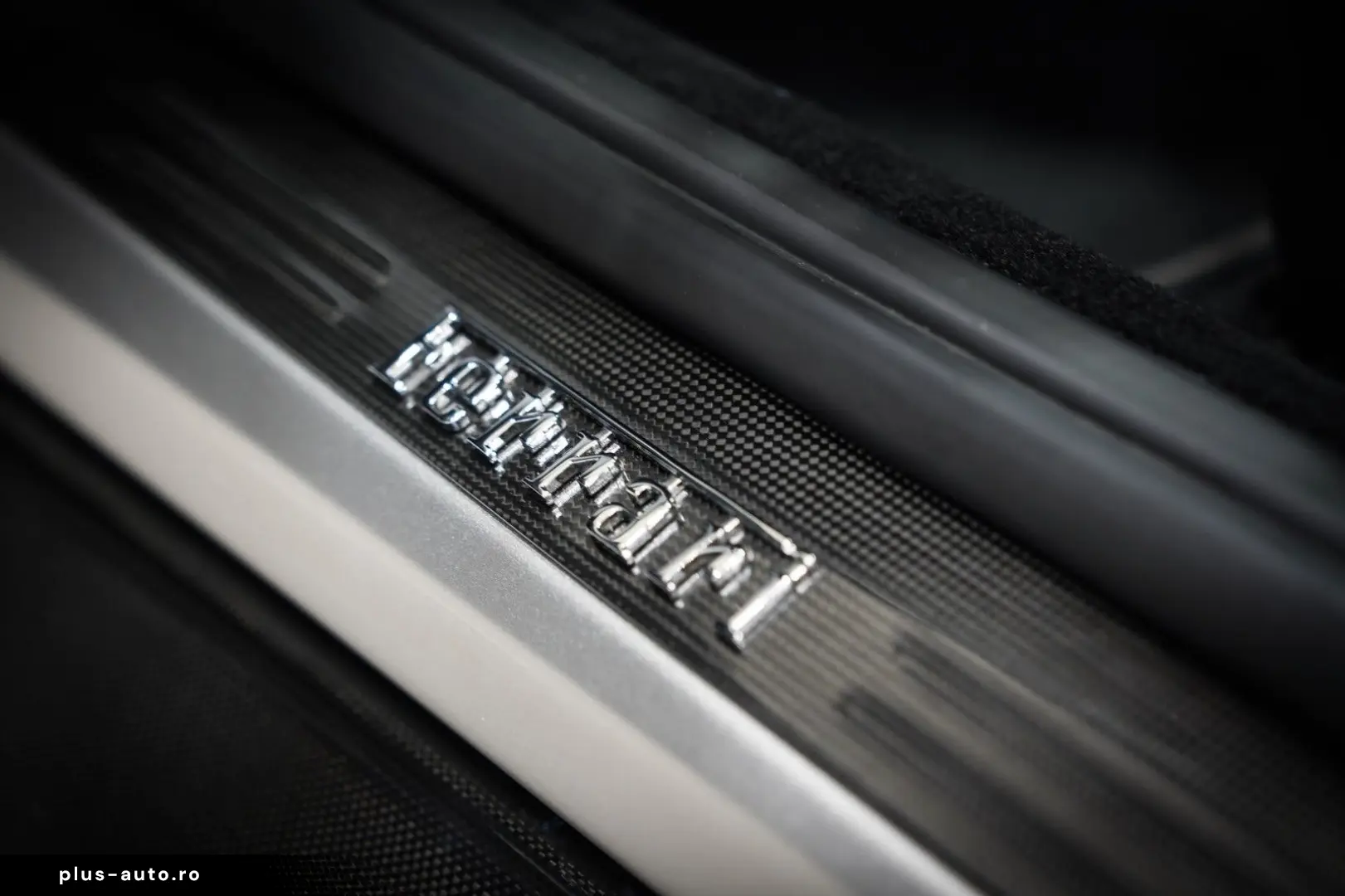 FERRARI Roma CARBON-EXTERIEUR MATRX-LED MATT DAYTONA 1HD