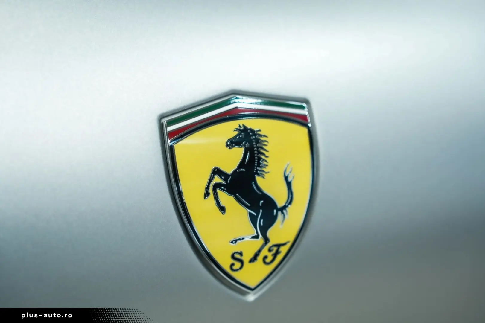 FERRARI Roma CARBON-EXTERIEUR MATRX-LED MATT DAYTONA 1HD