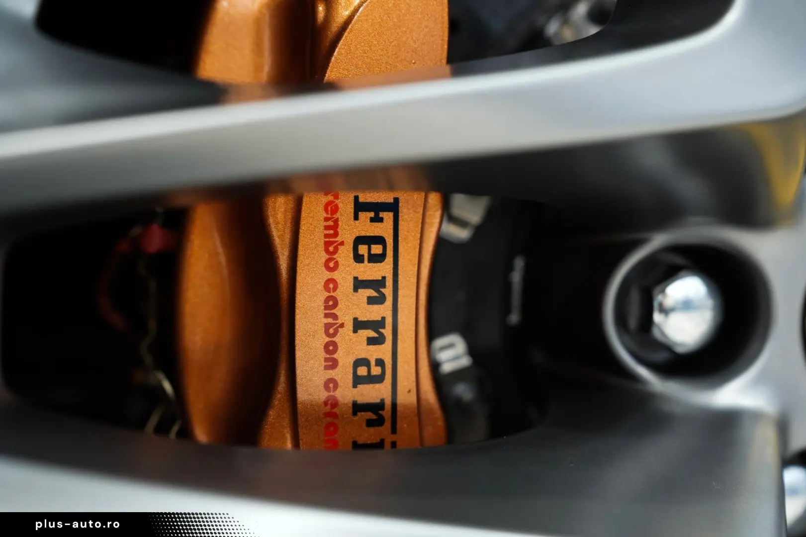 FERRARI Roma CARBON-EXTERIEUR MATRX-LED MATT DAYTONA 1HD