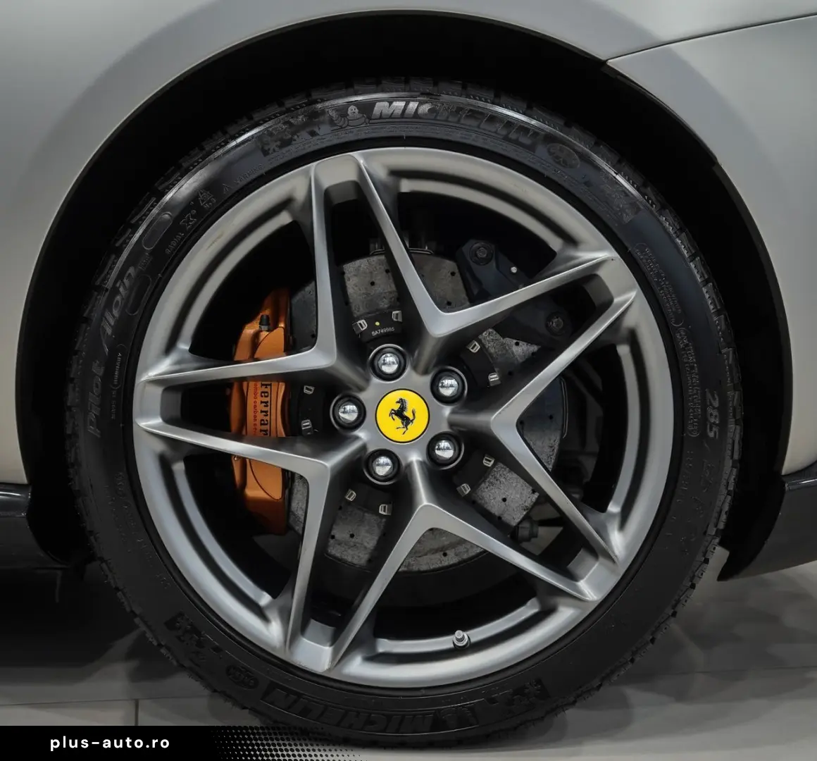 FERRARI Roma CARBON-EXTERIEUR MATRX-LED MATT DAYTONA 1HD