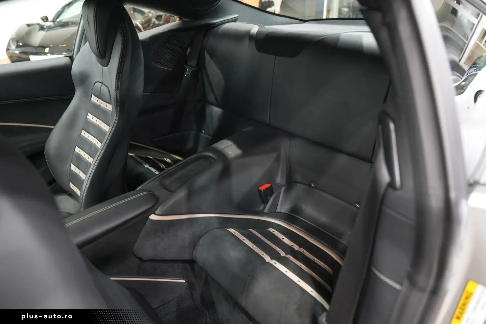FERRARI Roma CARBON-EXTERIEUR MATRX-LED MATT DAYTONA 1HD