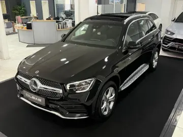 MERCEDES-BENZ GLC 300 de 4M AMG-LINE PANO DISTR KAM &hellip;
