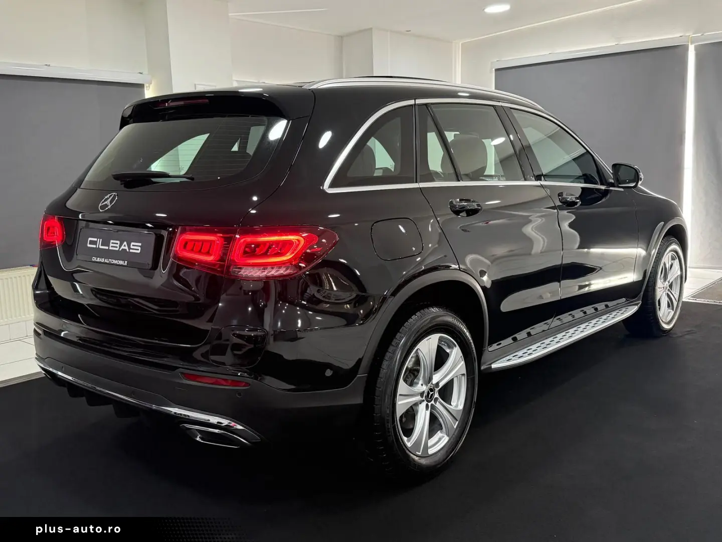 MERCEDES-BENZ GLC 300 de 4M AMG-LINE PANO DISTR KAM &hellip;